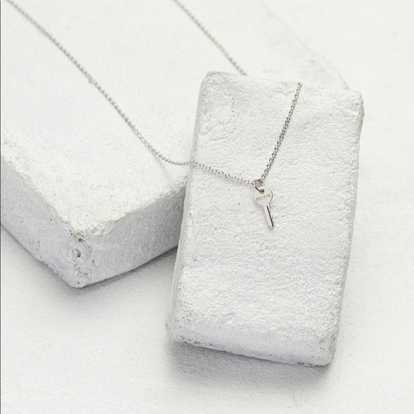 NWT - The Giving Key Necklace - Picture 2 of 5